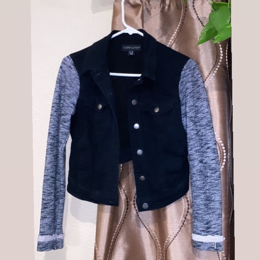 Black/gray denim jacket🤍🖤